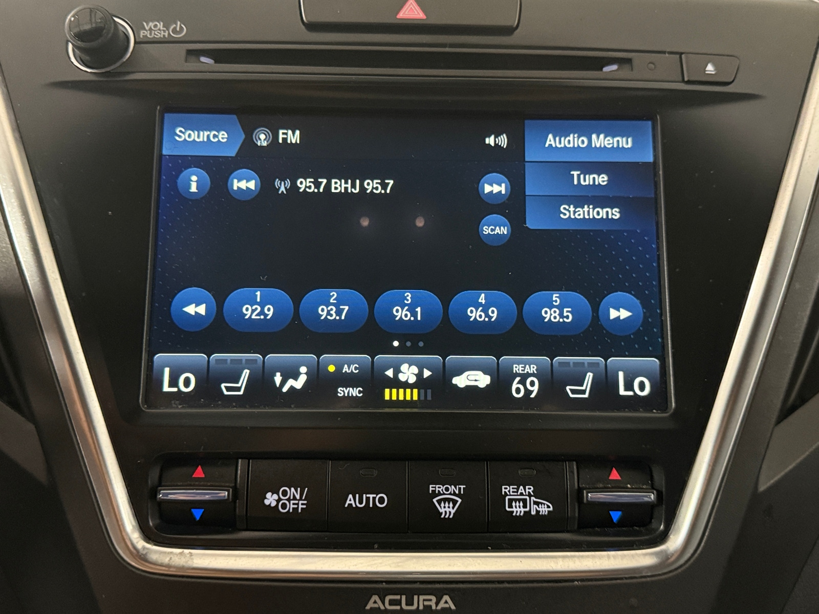 Thumbnail: 2020 Acura MDX - 3