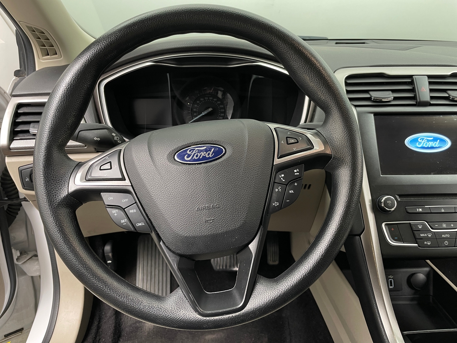 Thumbnail: 2017 Ford Fusion - 5