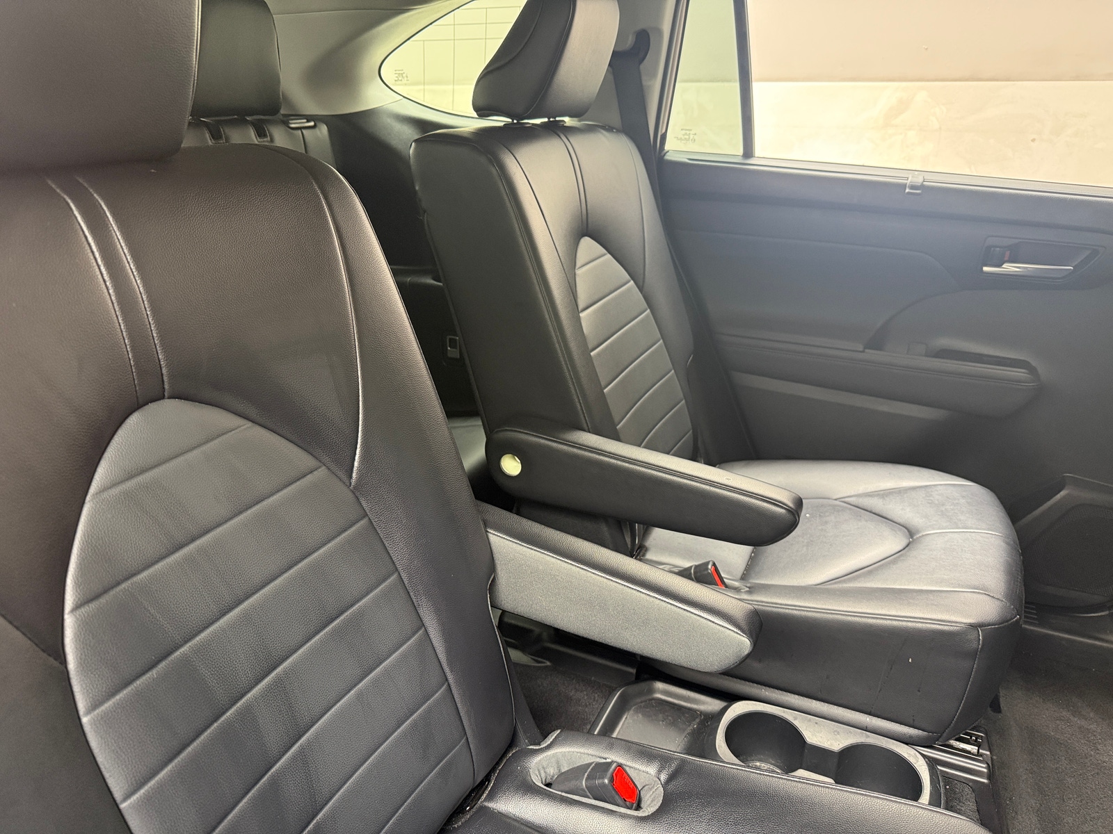 Thumbnail: 2023 Toyota Highlander - 5
