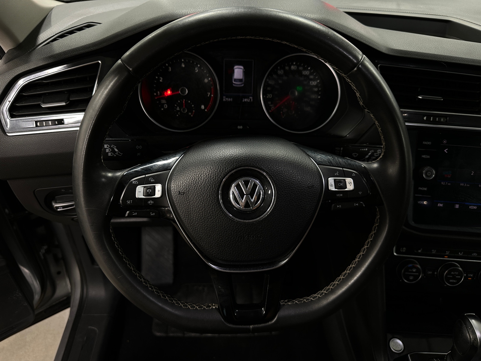 Thumbnail: 2021 Volkswagen Tiguan - 4