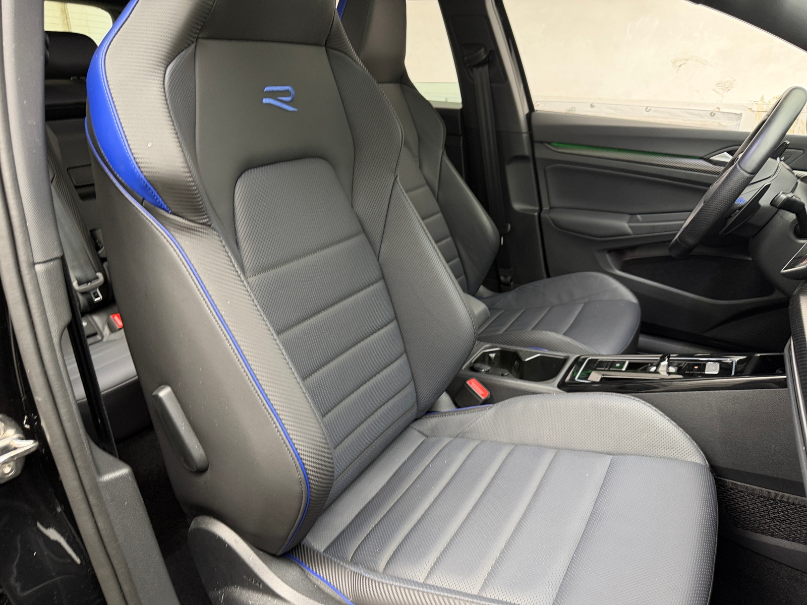 Thumbnail: 2025 Volkswagen Golf - 2