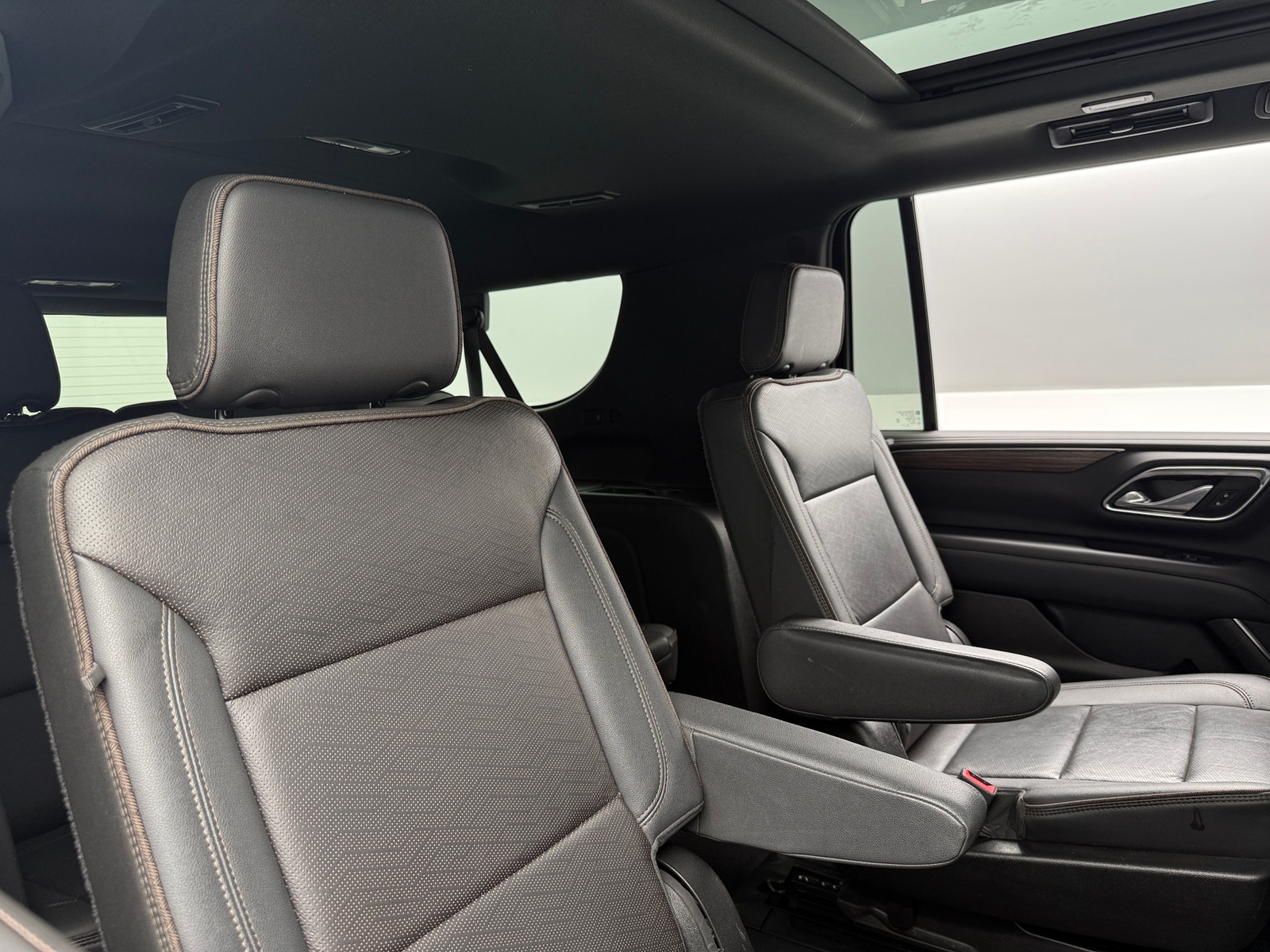 Thumbnail: 2021 Chevrolet Suburban - 5