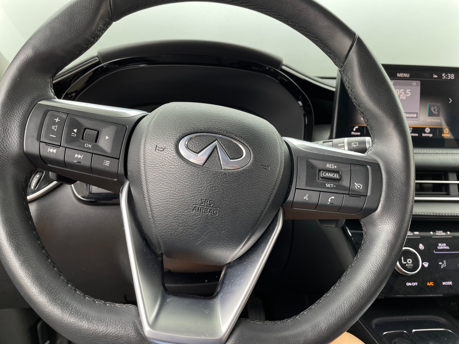 Thumbnail: 2023 INFINITI QX60 - 4