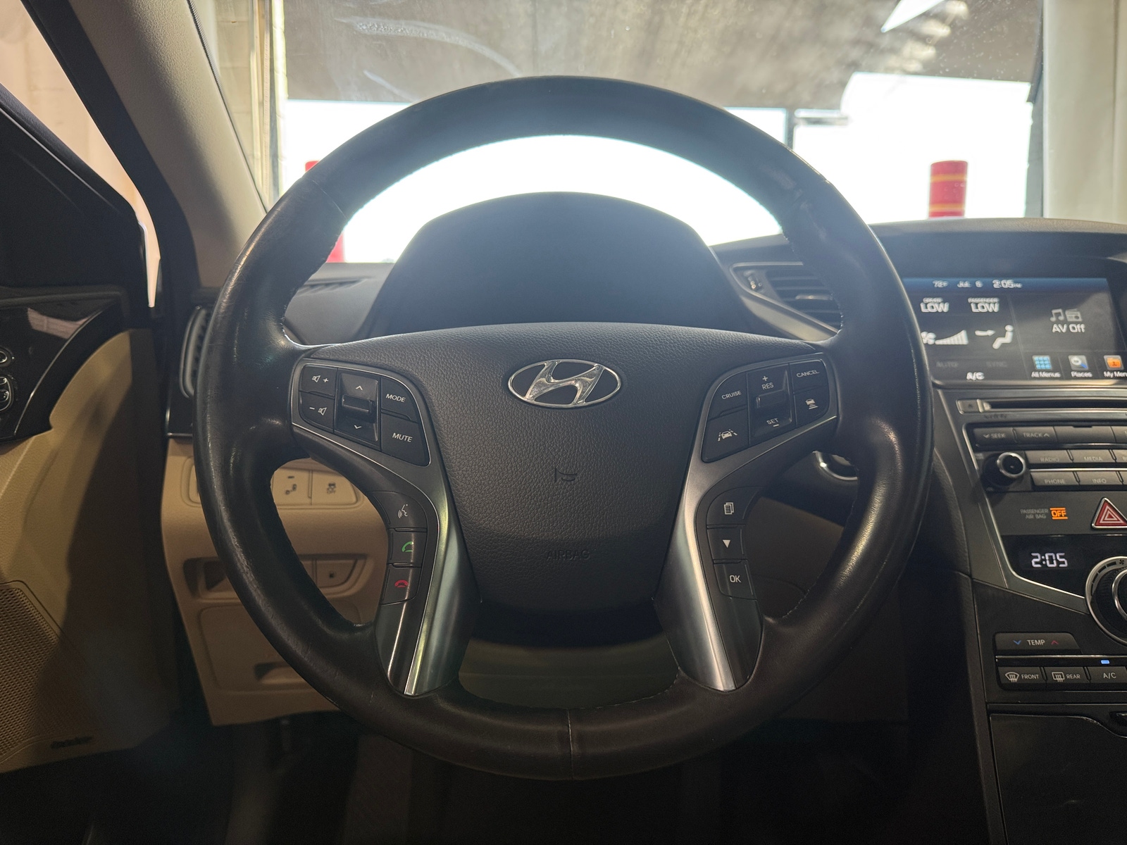 Thumbnail: 2017 Hyundai Azera - 4