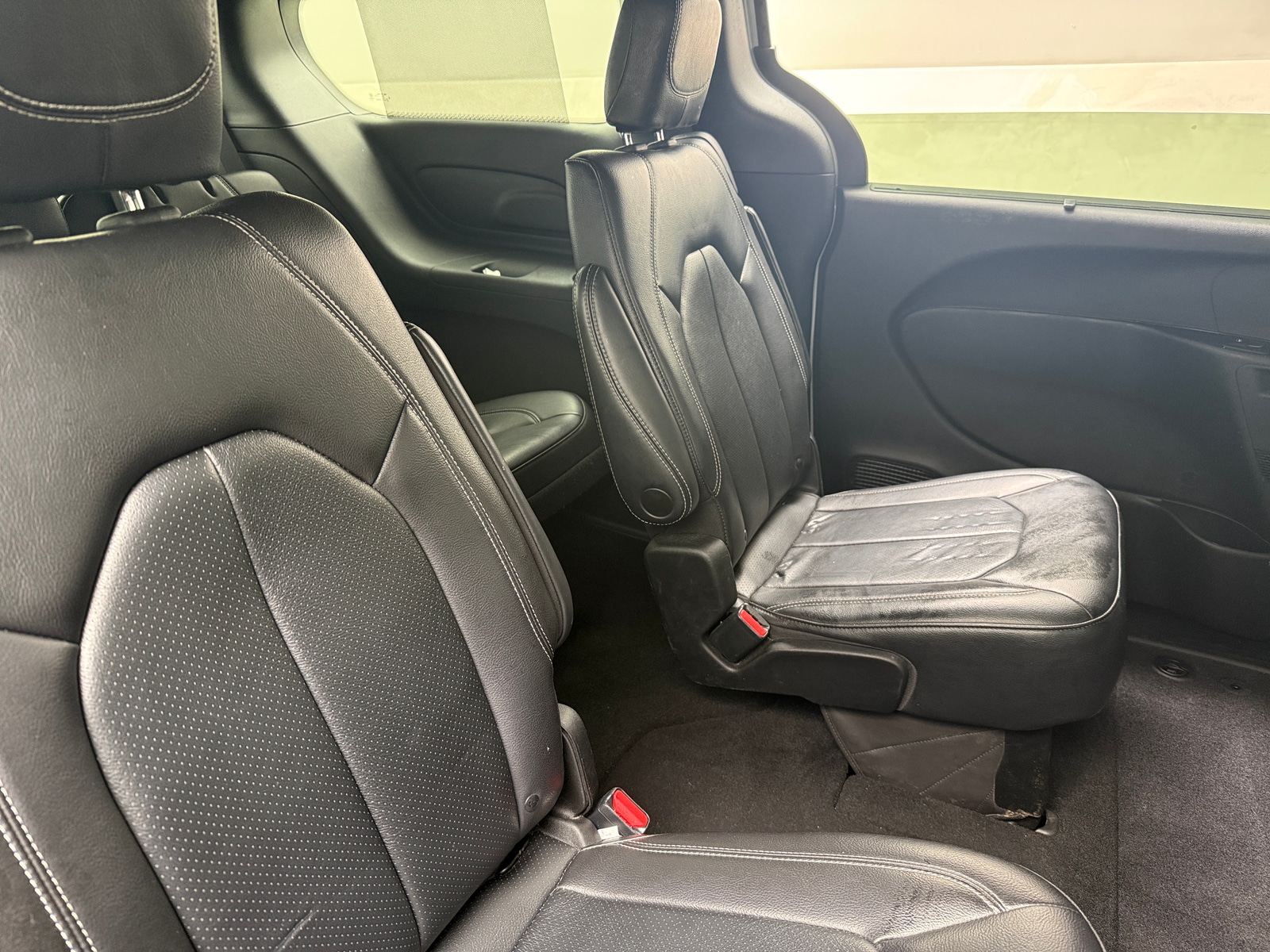 Thumbnail: 2022 Chrysler Pacifica - 5