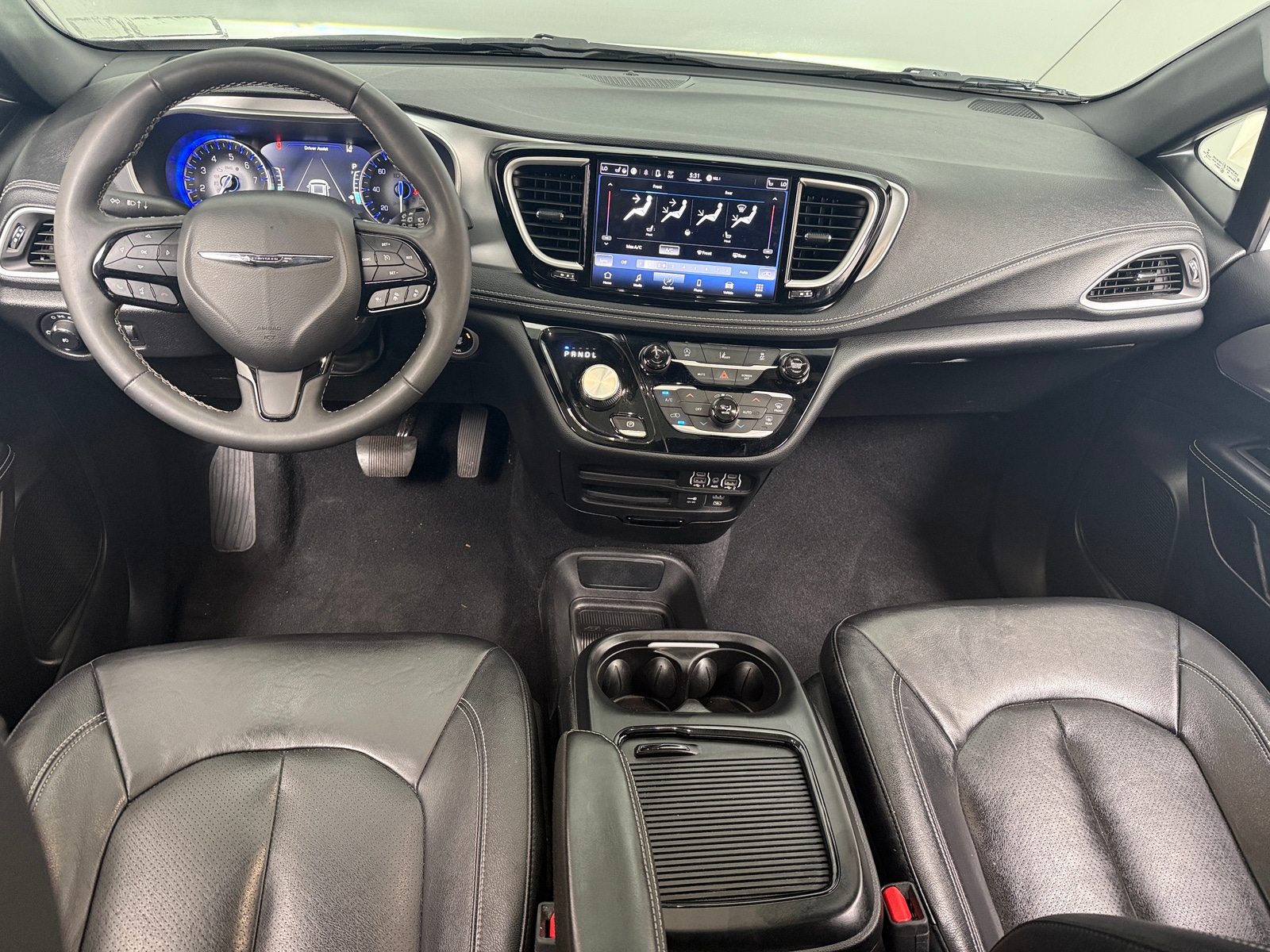 Thumbnail: 2022 Chrysler Pacifica - 2
