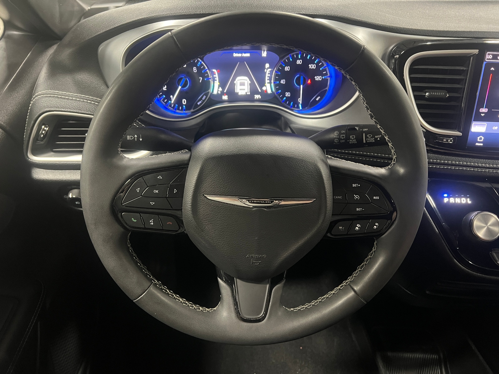 Thumbnail: 2022 Chrysler Pacifica - 4