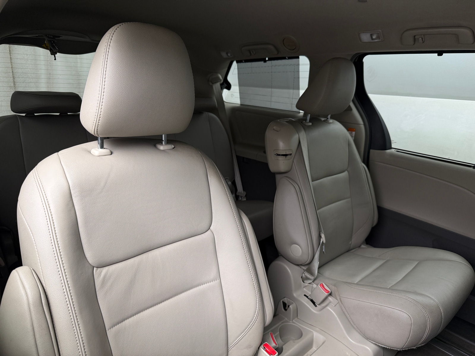 Thumbnail: 2017 Toyota Sienna - 5