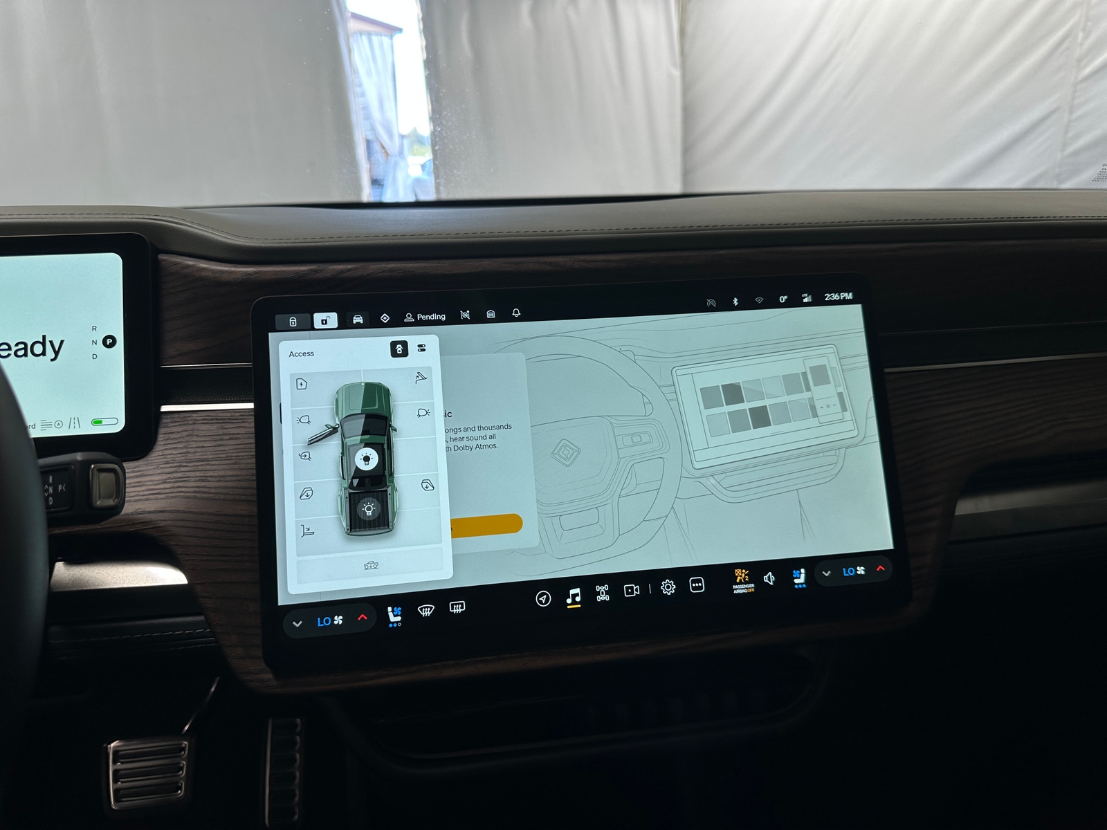 Thumbnail: 2023 Rivian R1T - 3
