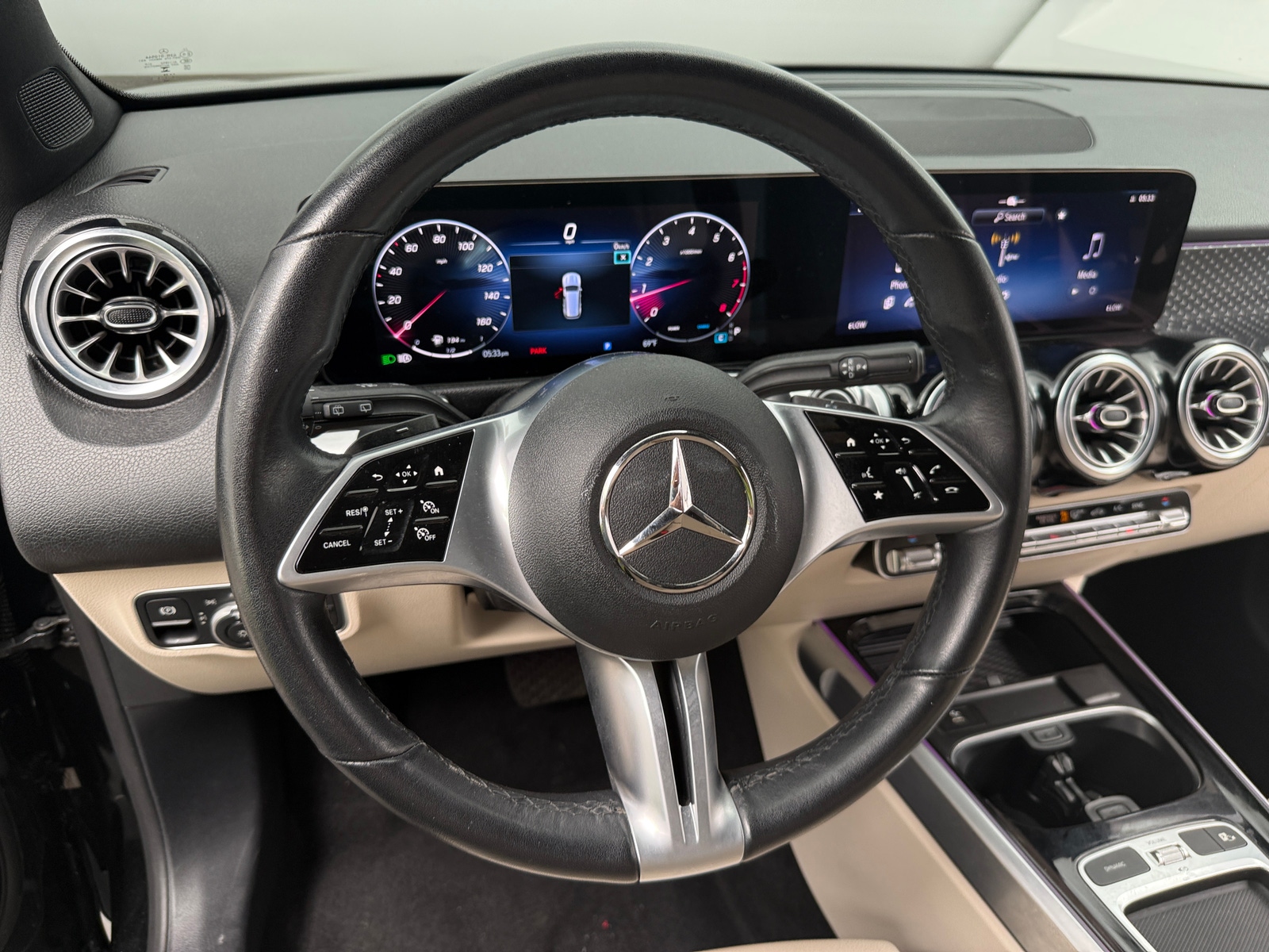 Thumbnail: 2025 Mercedes-Benz GLB - 4