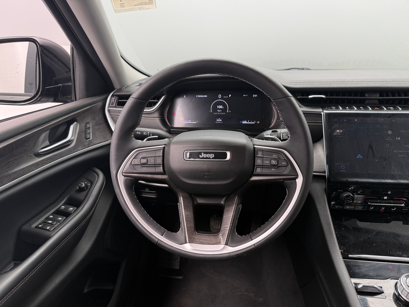 Thumbnail: 2023 Jeep Grand Cherokee L - 4