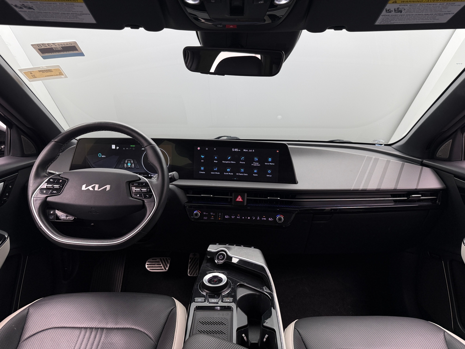 Thumbnail: 2022 Kia EV6 - 2