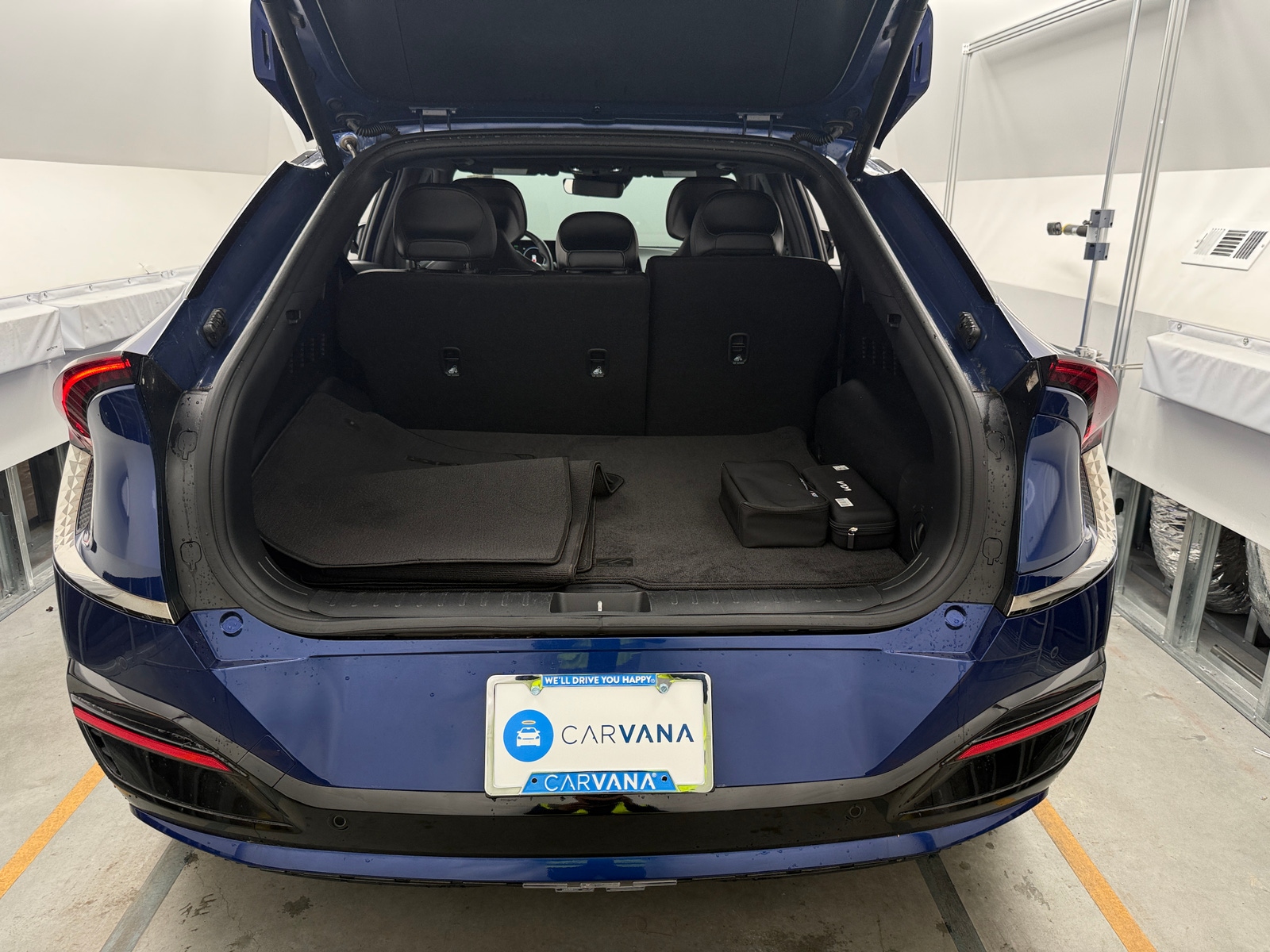 Thumbnail: 2022 Kia EV6 - 6