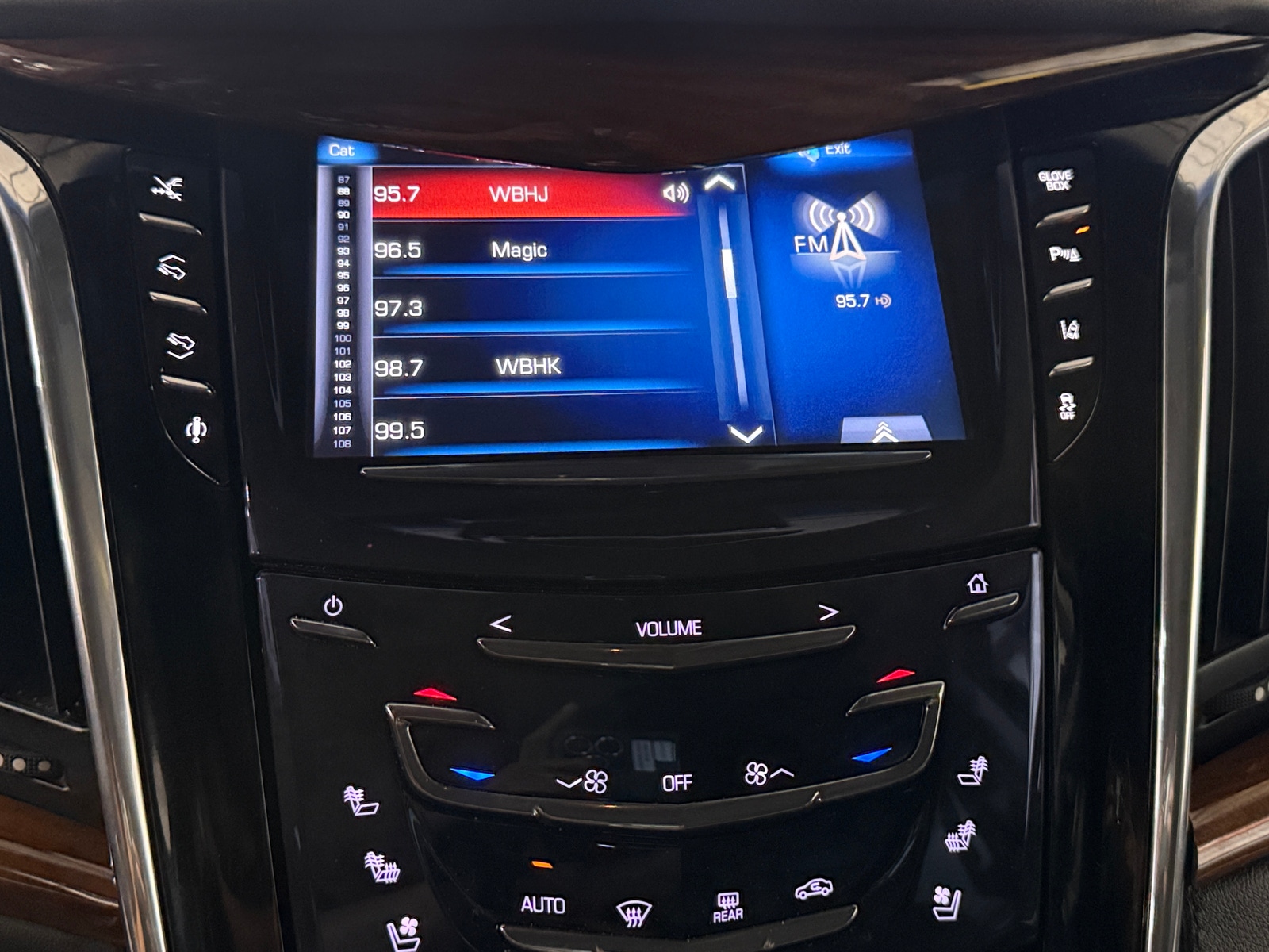Thumbnail: 2015 Cadillac Escalade - 3