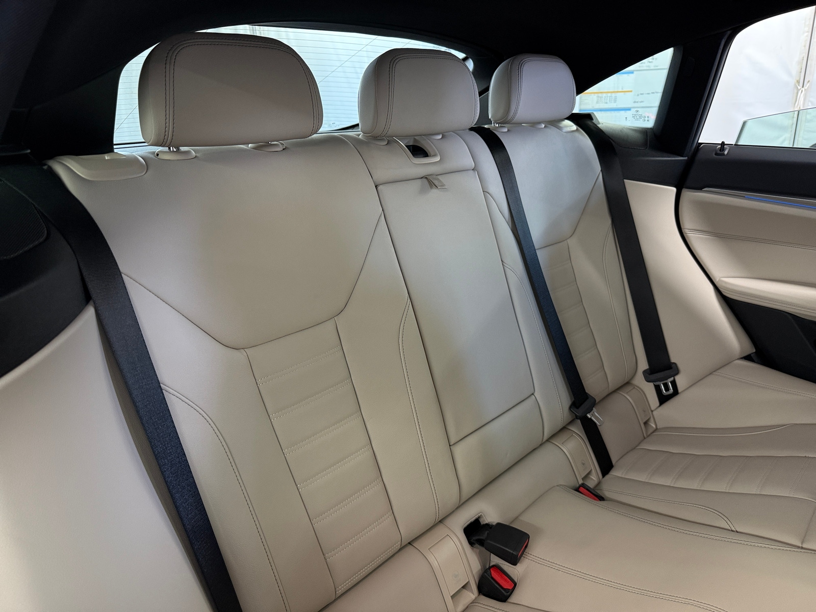 Thumbnail: 2023 BMW i4 - 5
