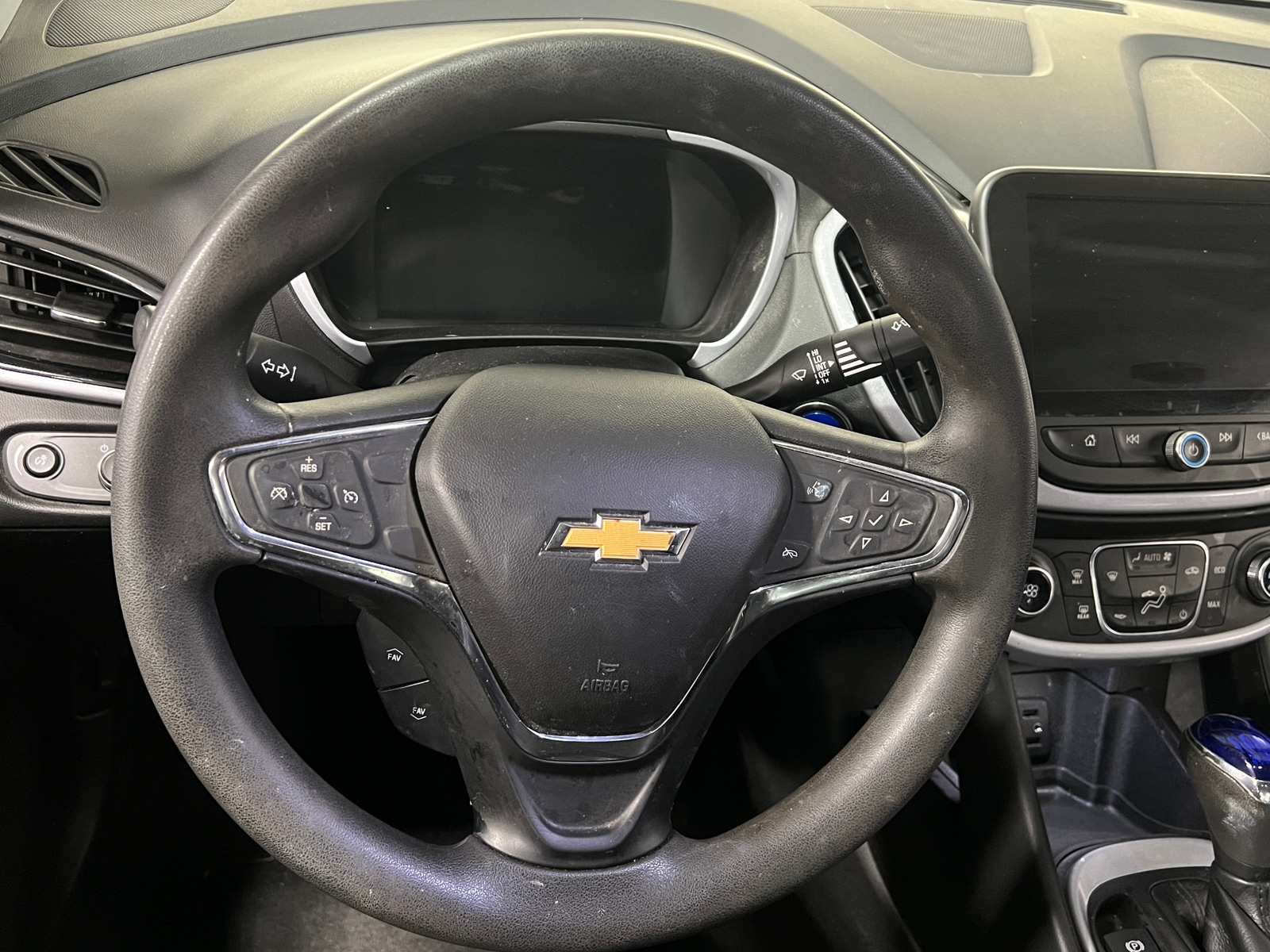 Thumbnail: 2018 Chevrolet Volt - 5