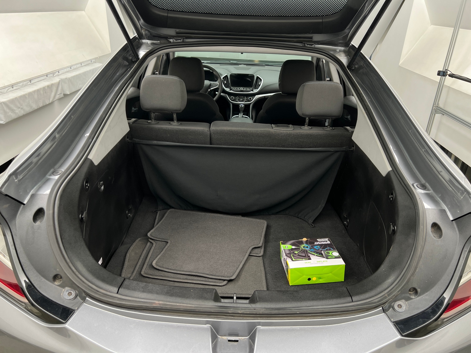 Thumbnail: 2018 Chevrolet Volt - 7