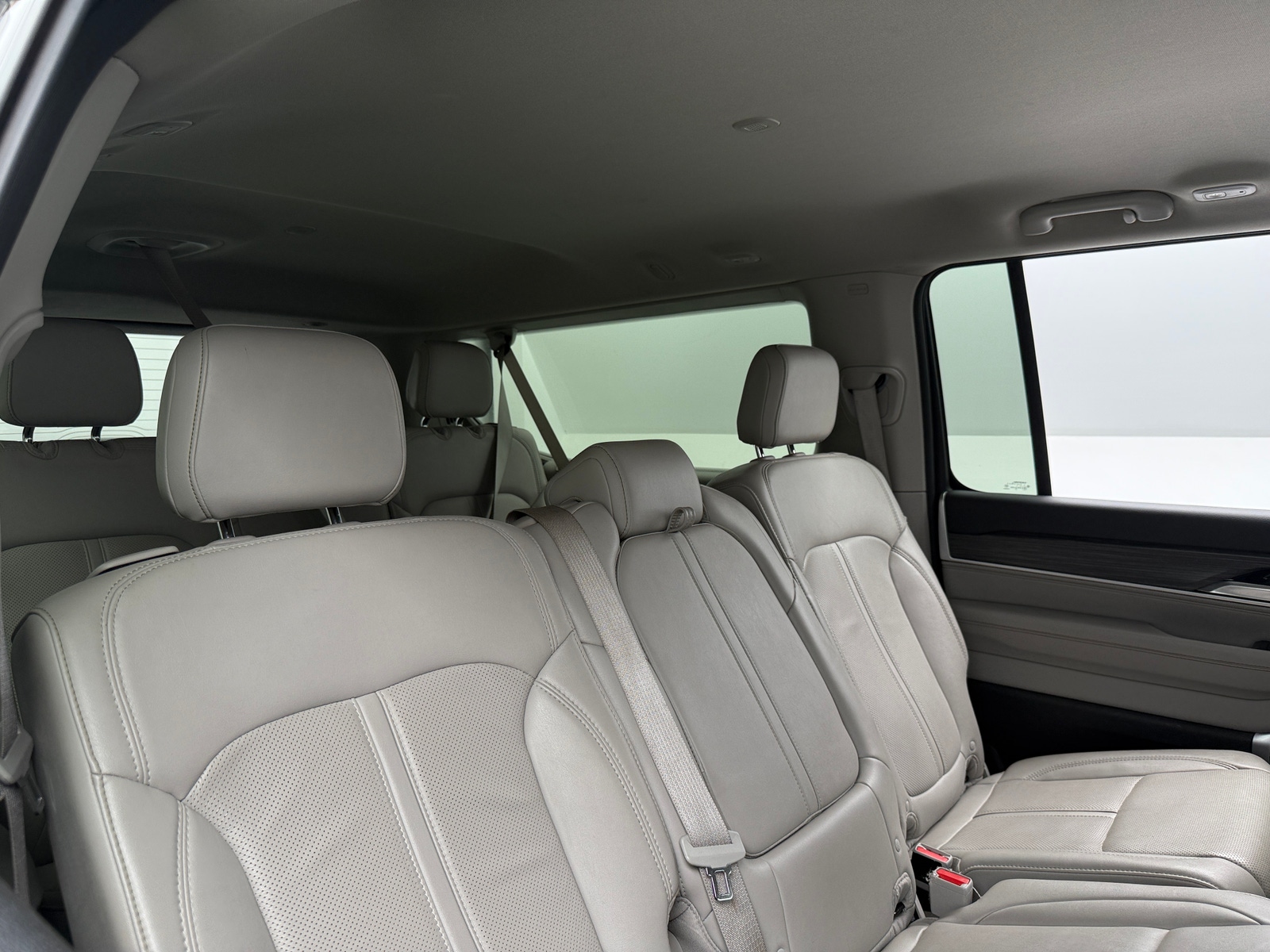 Thumbnail: 2024 Jeep Wagoneer - 5