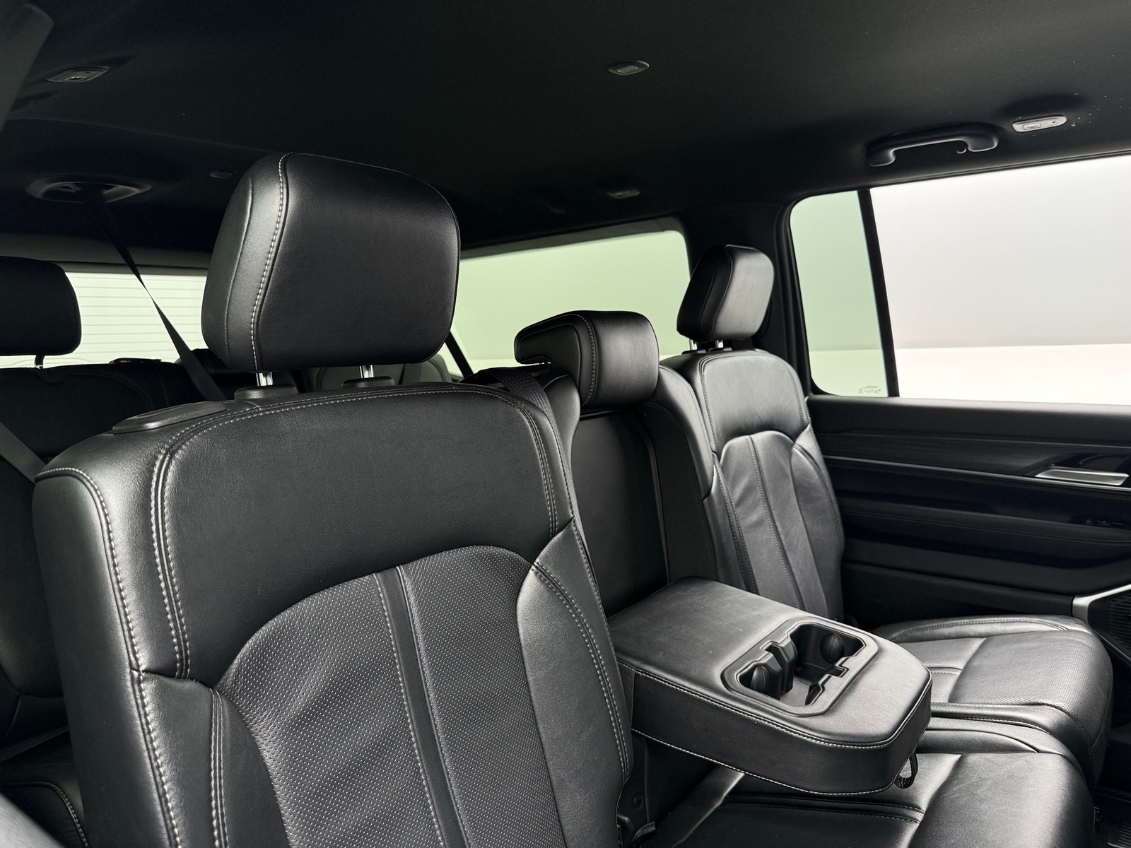 Thumbnail: 2024 Jeep Wagoneer - 5