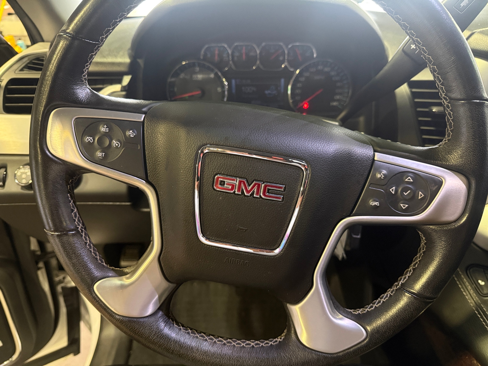 Thumbnail: 2020 GMC Yukon - 4