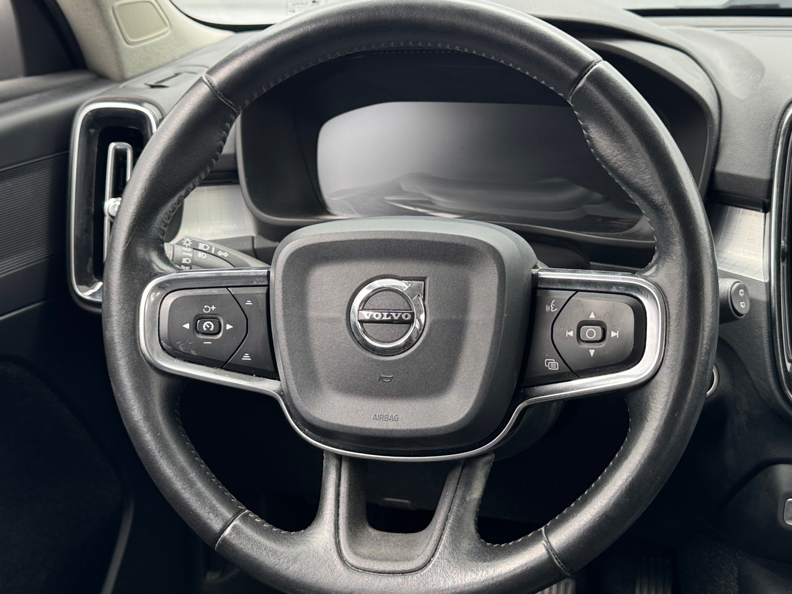Thumbnail: 2019 Volvo XC40 - 4