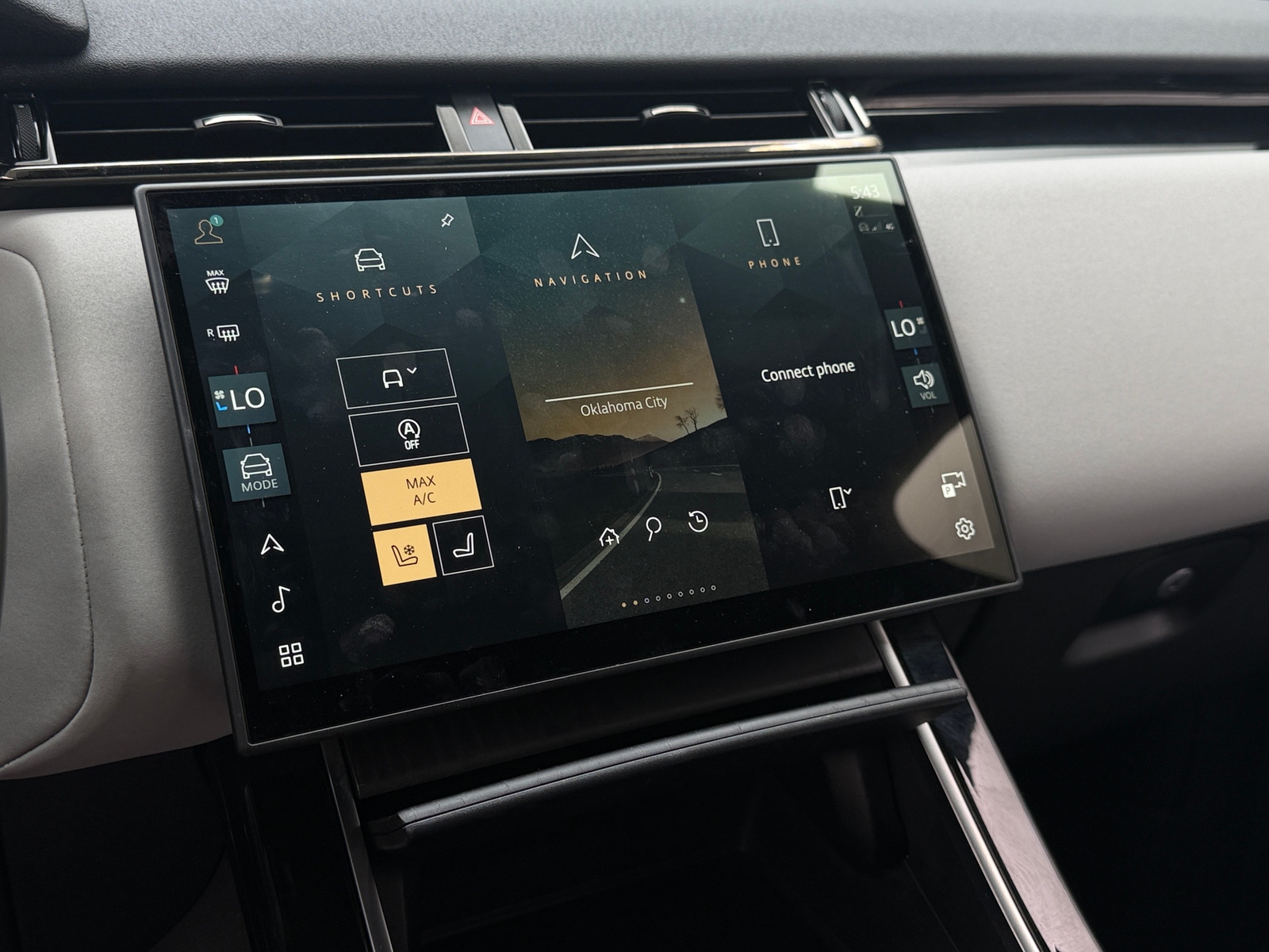 Thumbnail: 2024 Land Rover Range Rover Velar - 3