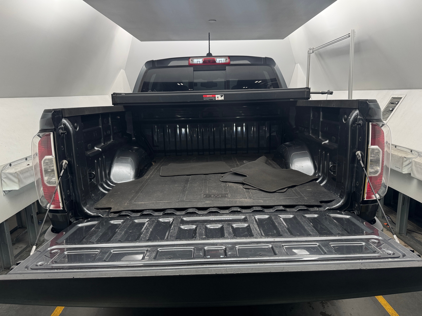 Thumbnail: 2016 GMC Canyon - 6