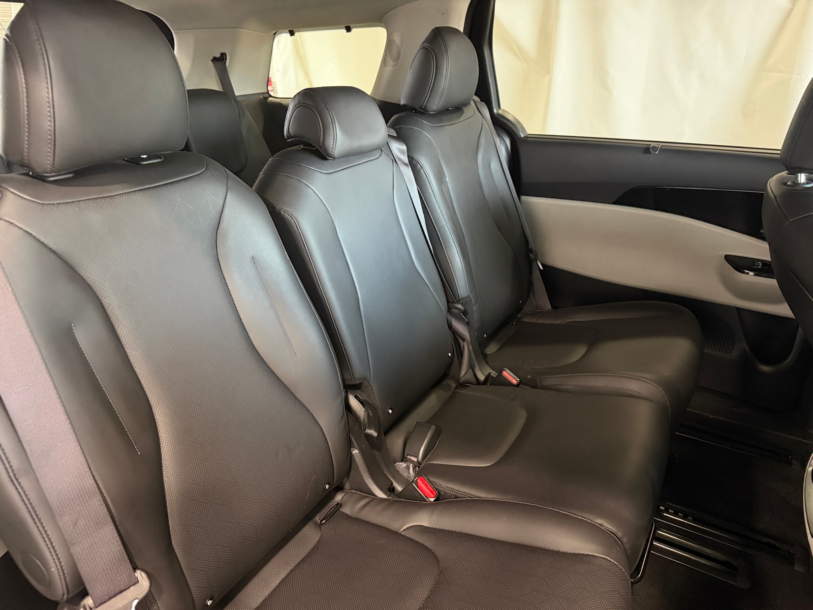 Thumbnail: 2024 Kia Carnival - 5