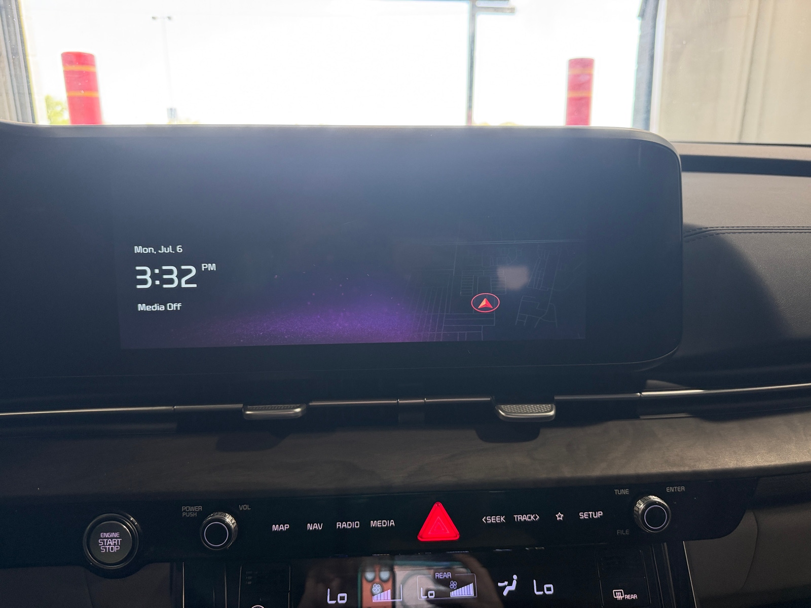 Thumbnail: 2024 Kia Carnival - 3