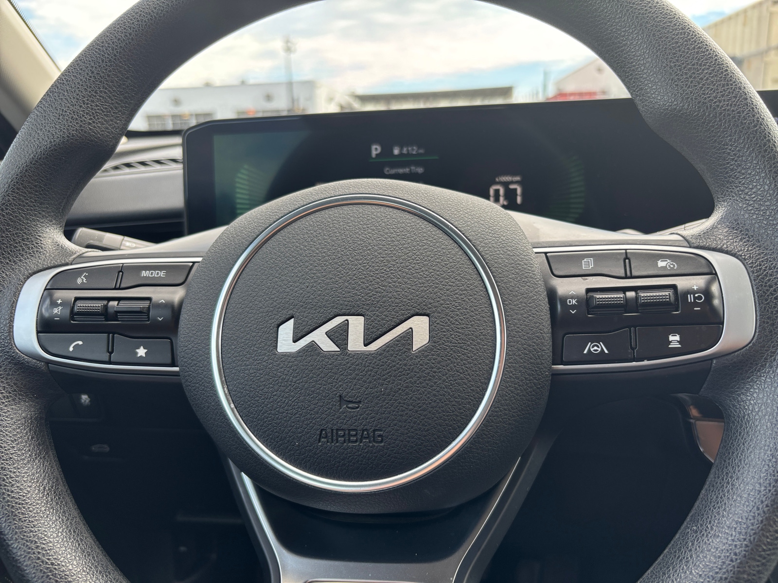 Thumbnail: 2025 Kia K5 - 5