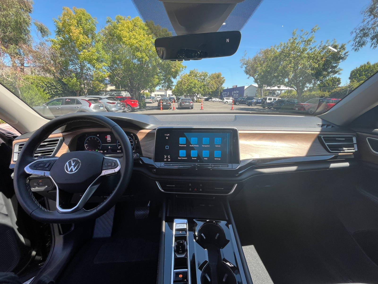 Thumbnail: 2026 Volkswagen Atlas - 3