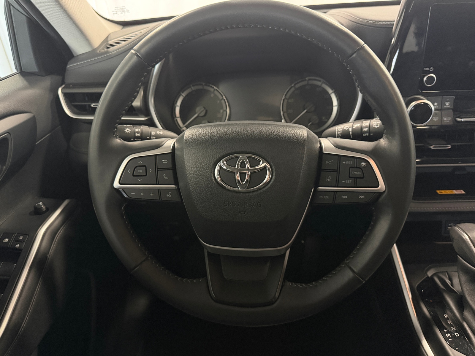Thumbnail: 2023 Toyota Highlander - 4