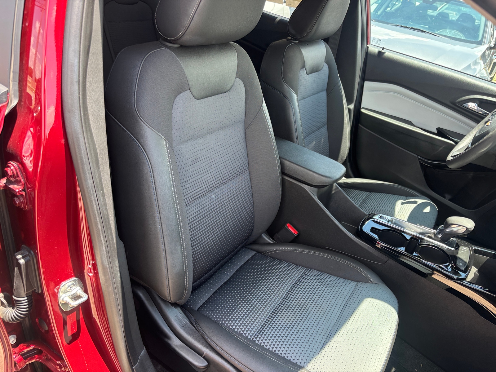 Thumbnail: 2025 Chevrolet Trax - 2