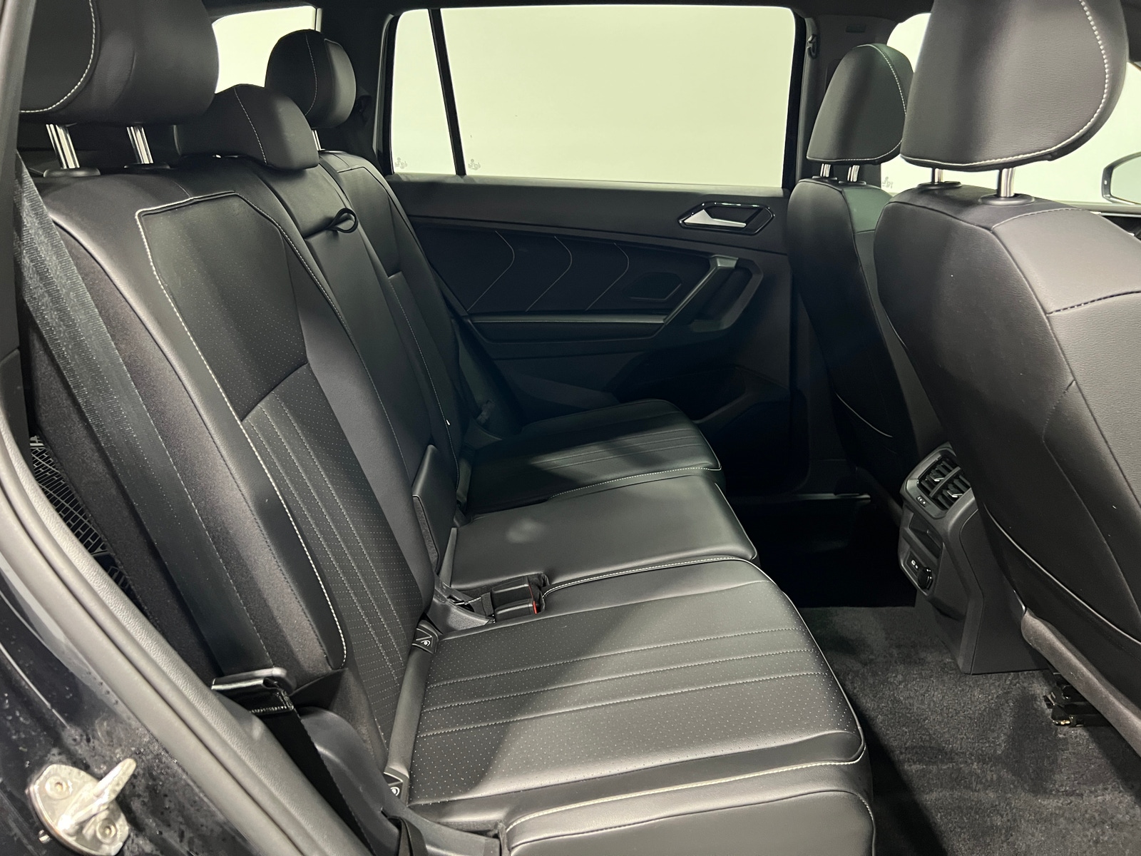 Thumbnail: 2024 Volkswagen Tiguan - 5