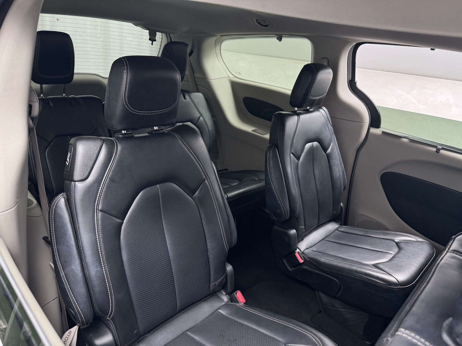 Thumbnail: 2023 Chrysler Pacifica - 5
