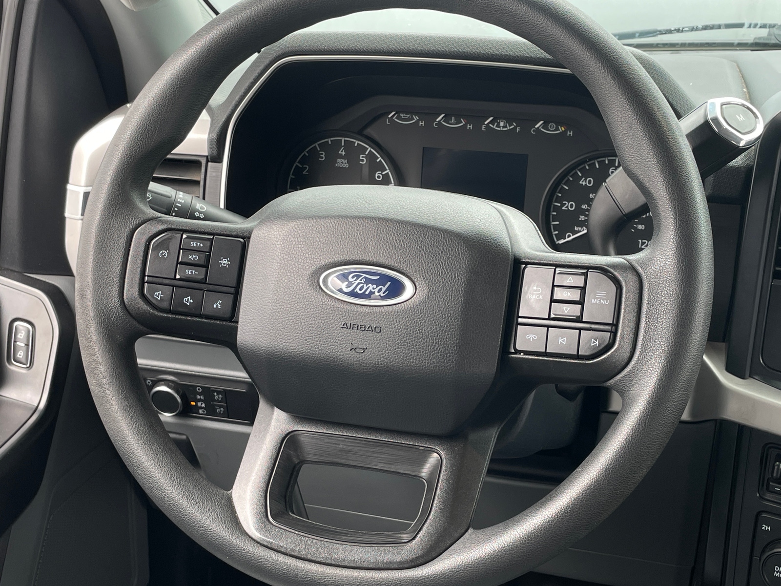 Thumbnail: 2022 Ford Econoline - 4