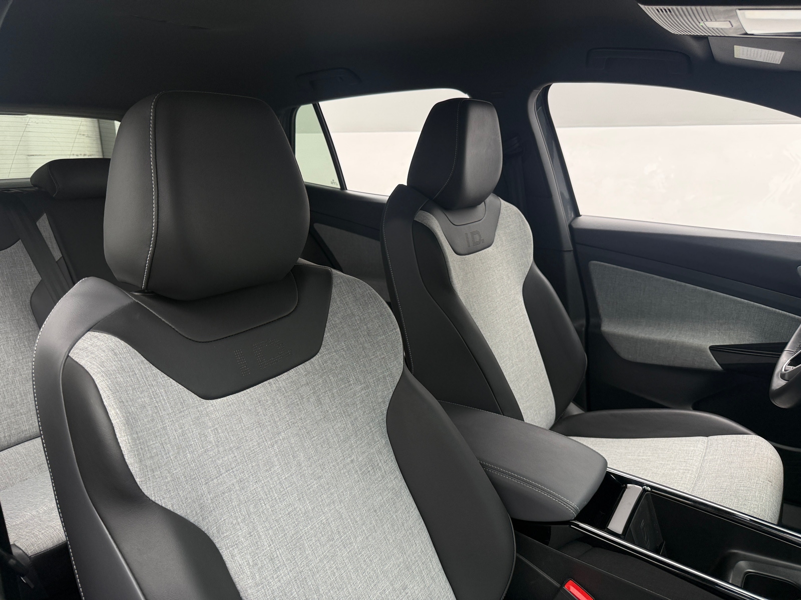 Thumbnail: 2024 Volkswagen ID.4 - 2