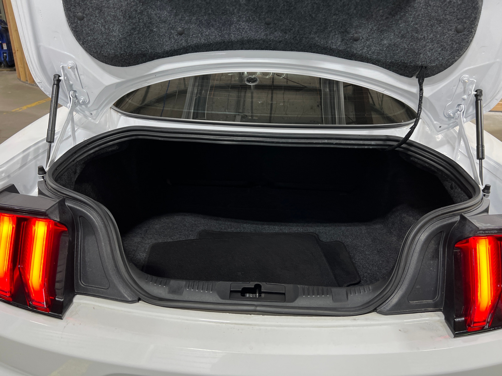 Thumbnail: 2019 Ford Mustang - 6