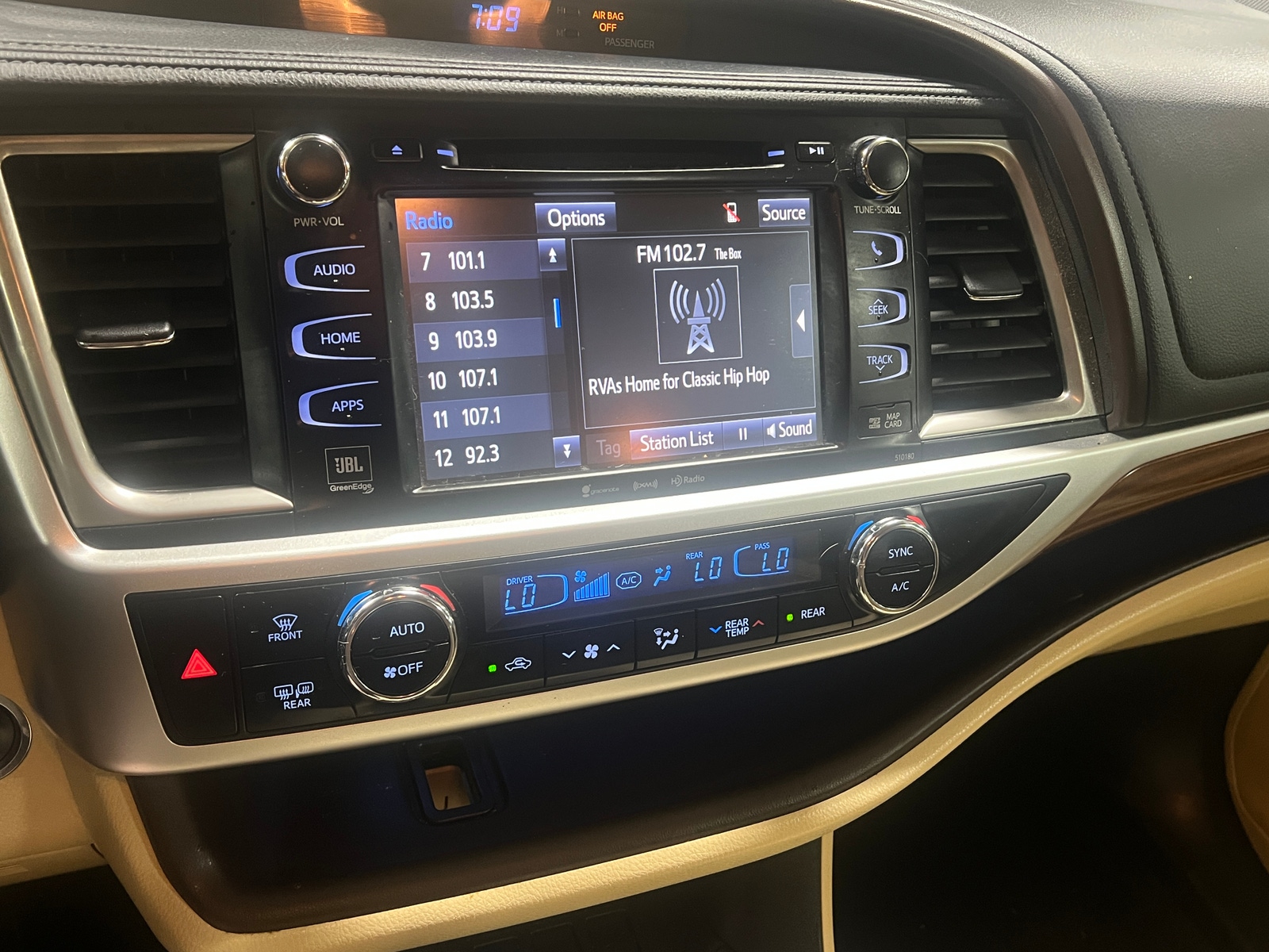 Thumbnail: 2018 Toyota Highlander - 3