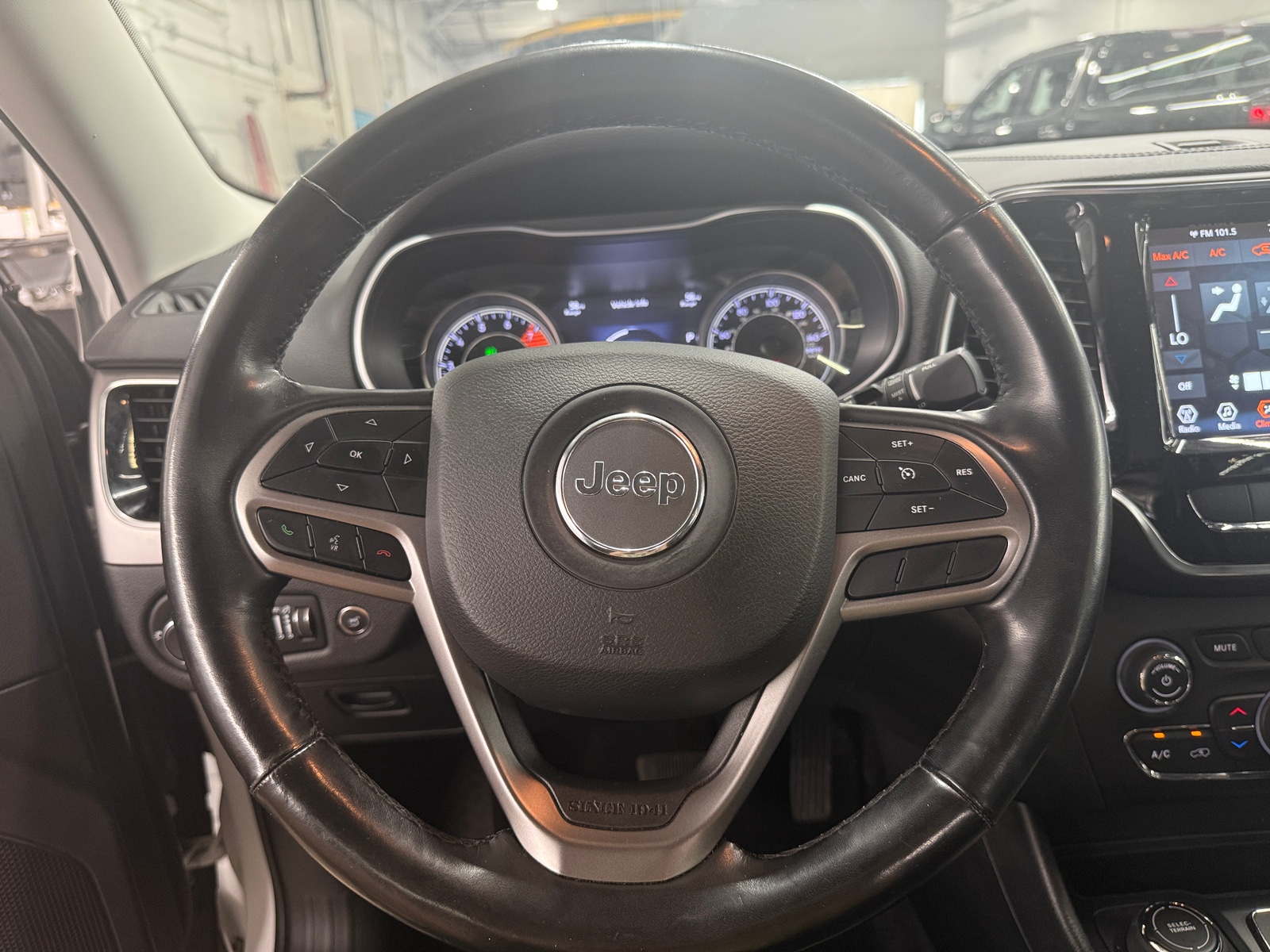 Thumbnail: 2020 Jeep Cherokee - 4