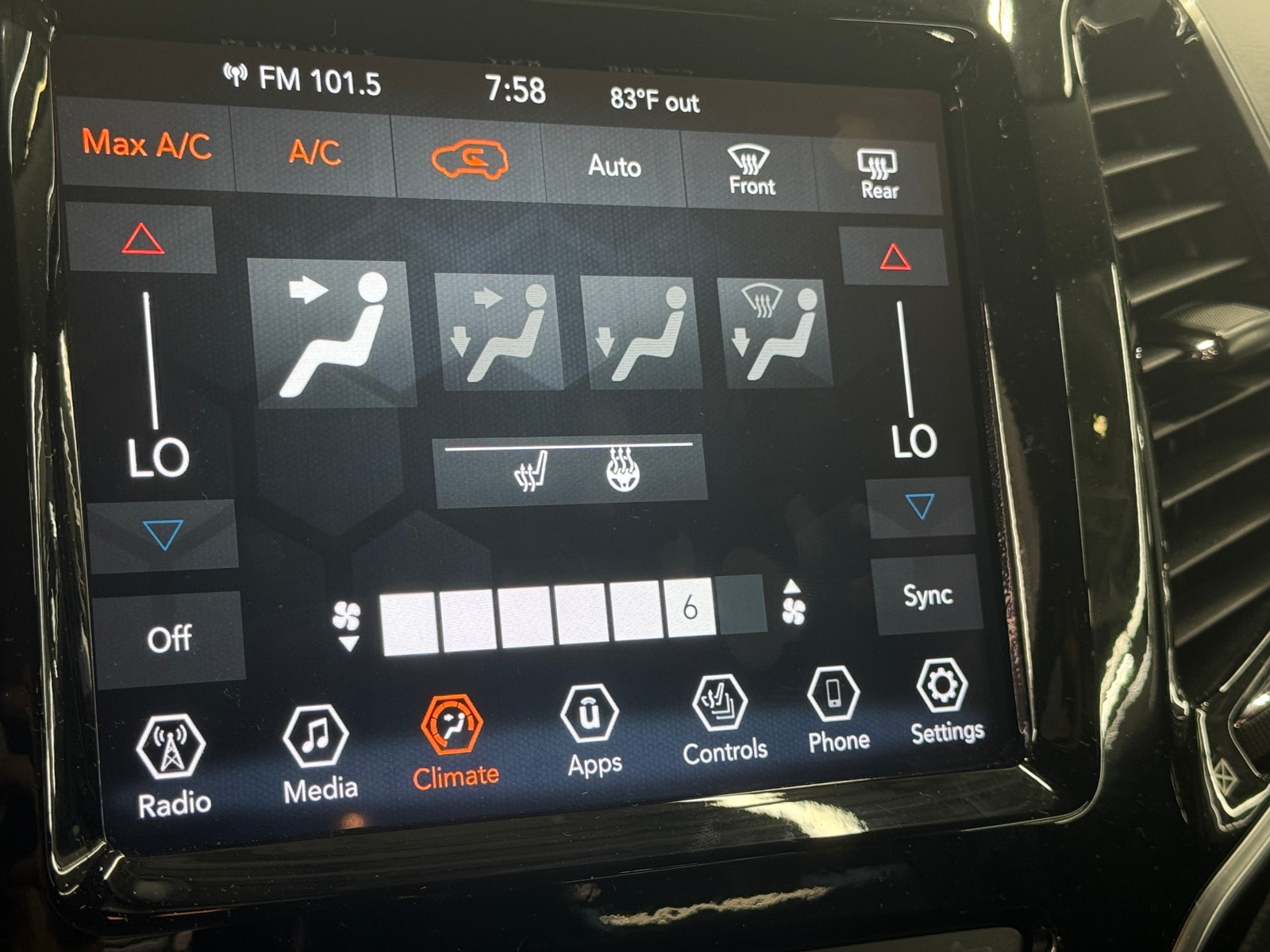 Thumbnail: 2020 Jeep Cherokee - 3