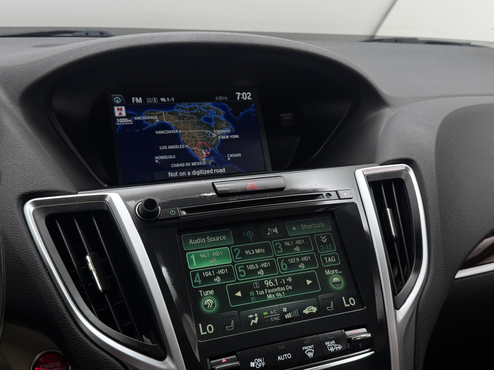 Thumbnail: 2016 Acura TLX - 3