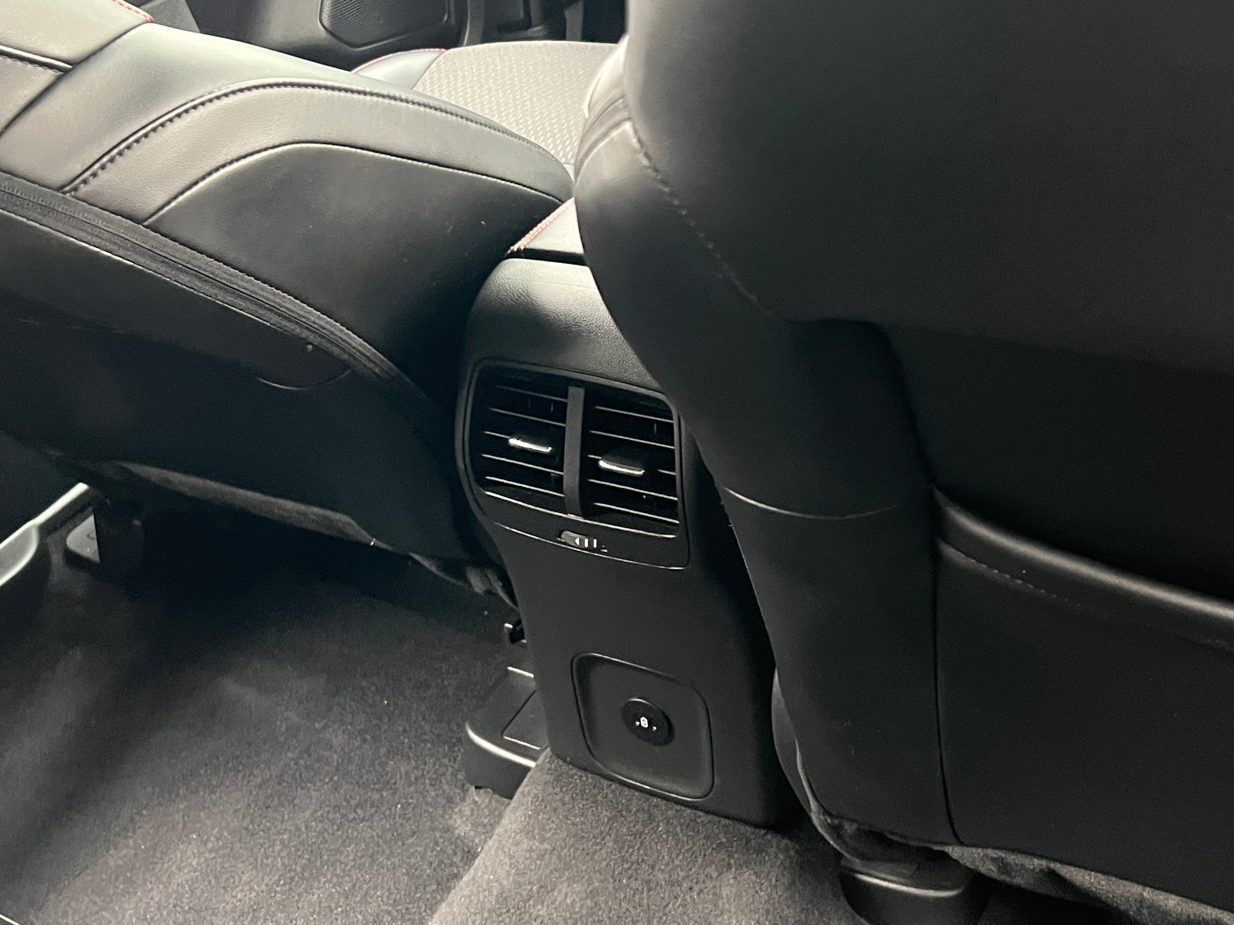 2025 Ford Escape ST-Line - Photo 4