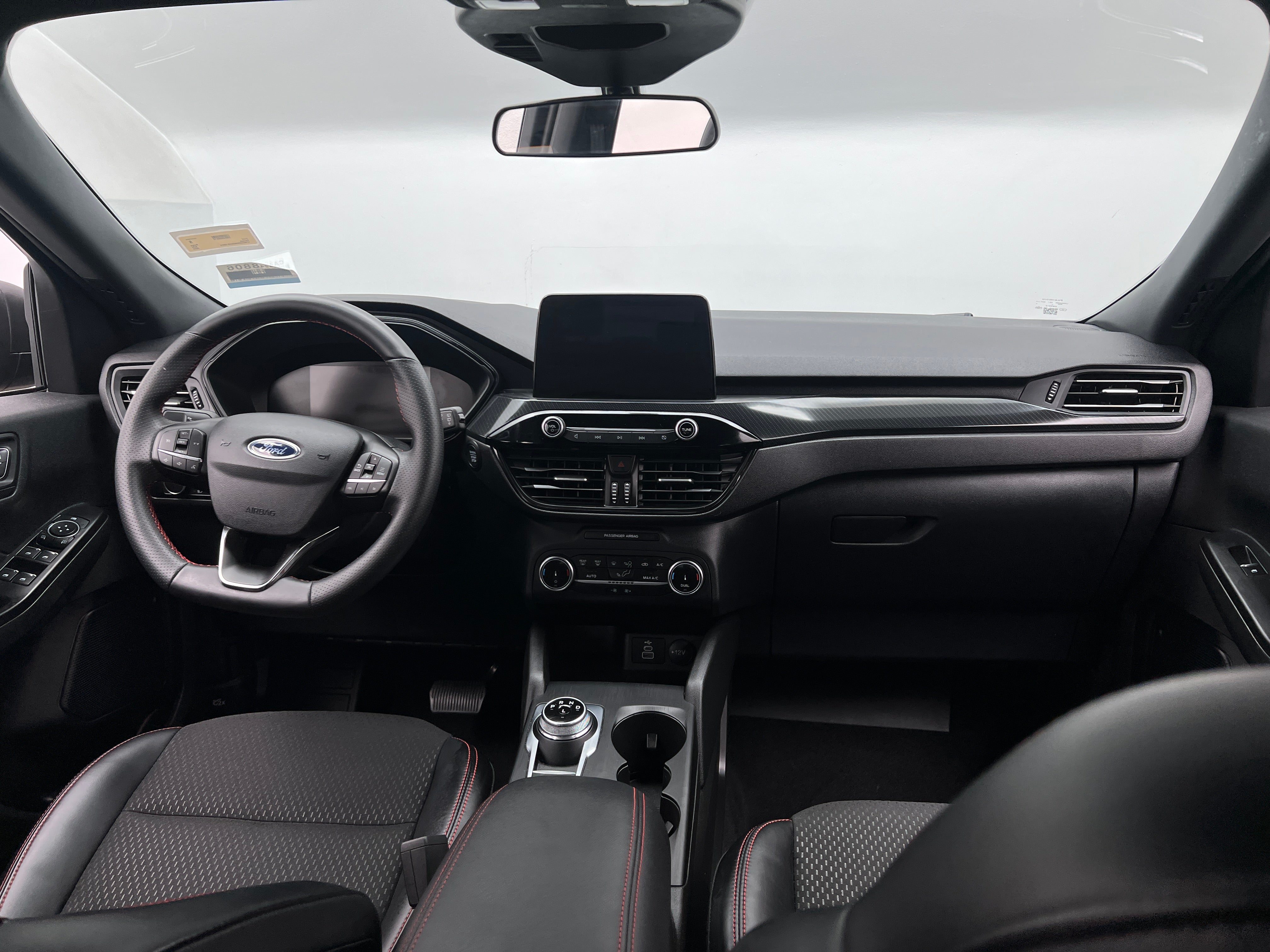 2025 Ford Escape ST-Line - Photo 3