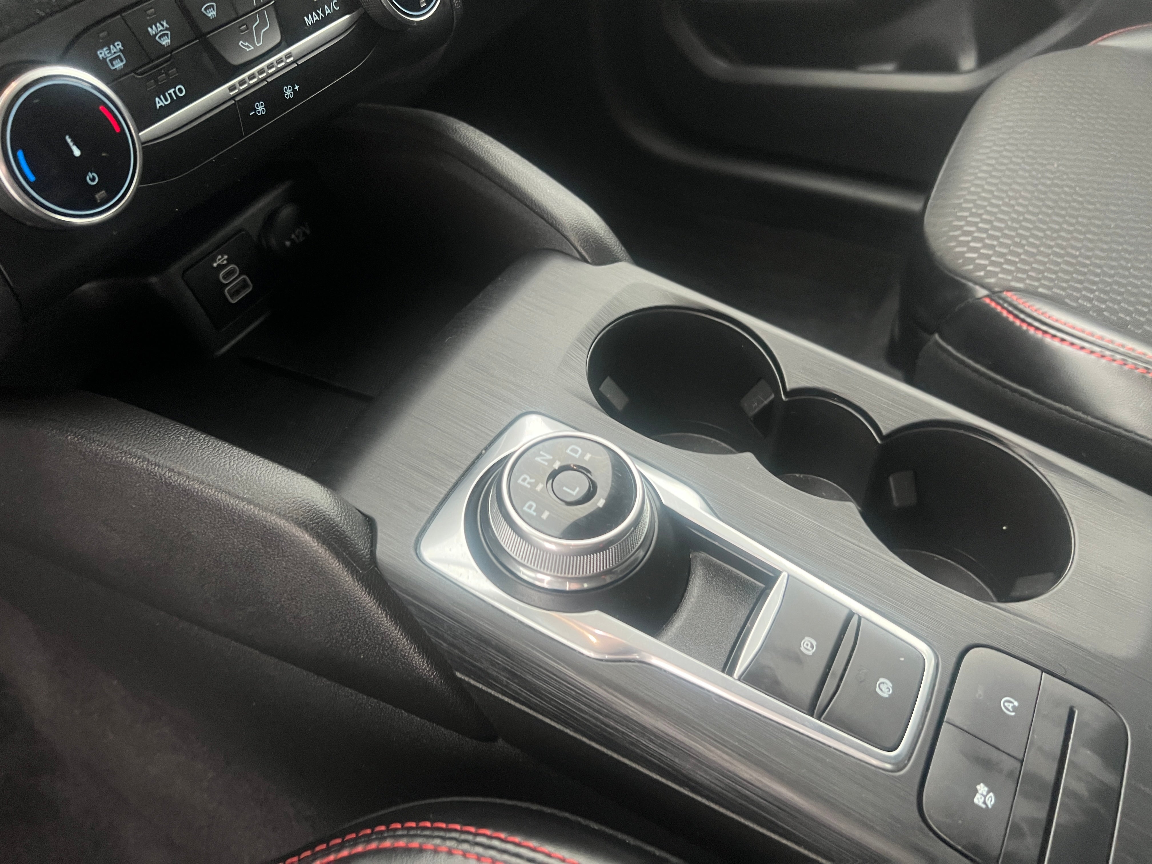 2025 Ford Escape ST-Line - Photo 9