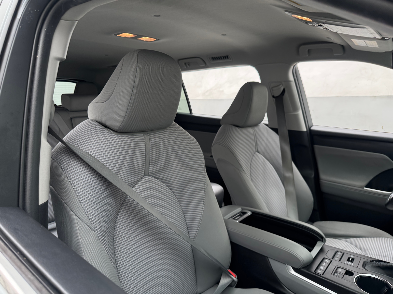 Thumbnail: 2022 Toyota Highlander - 2