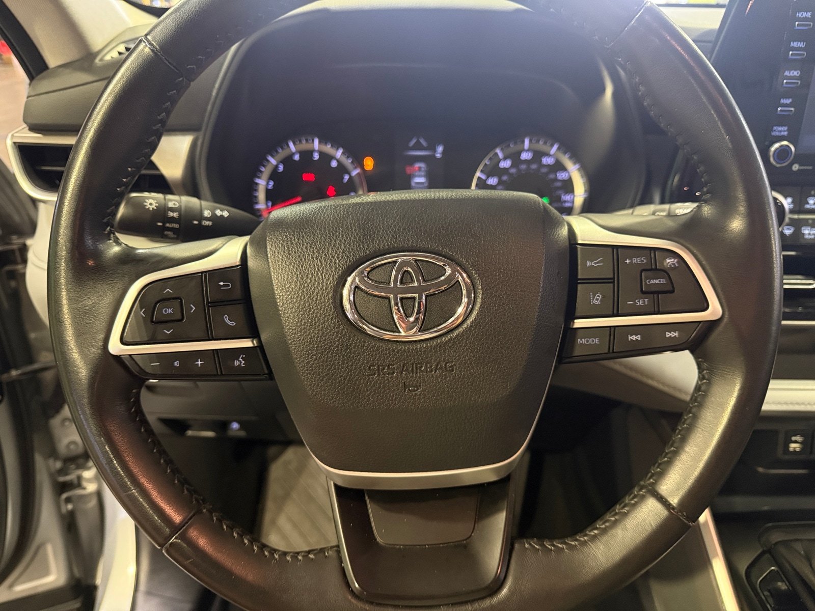 Thumbnail: 2022 Toyota Highlander - 5