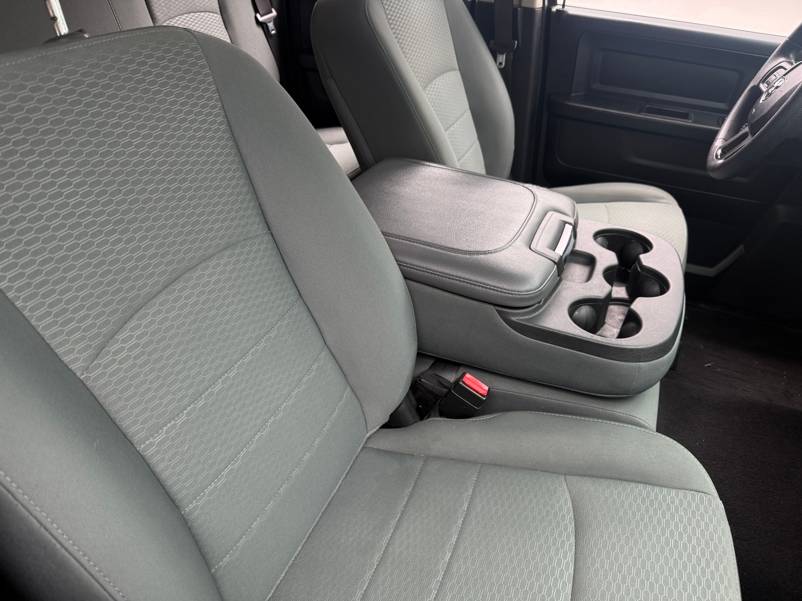 Thumbnail: 2019 RAM 1500 Classic - 2