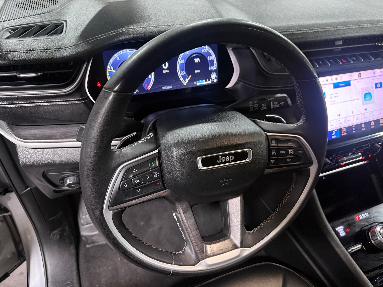 Thumbnail: 2023 Jeep Grand Cherokee L - 4