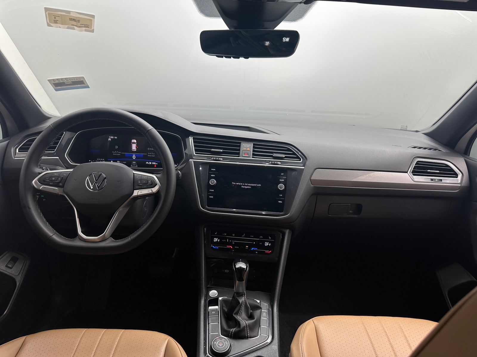 Thumbnail: 2024 Volkswagen Tiguan - 3